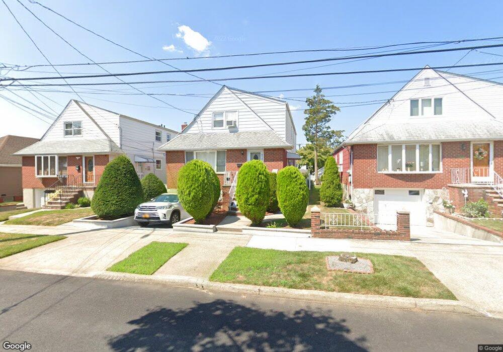 85-40 262nd St unit 2, Floral Park, NY 11001 - photo 1