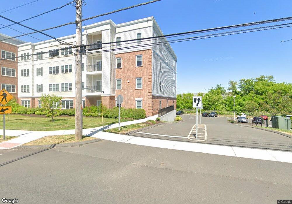 335 Ferry Blvd unit 103, Stratford, CT 06615 - photo 1