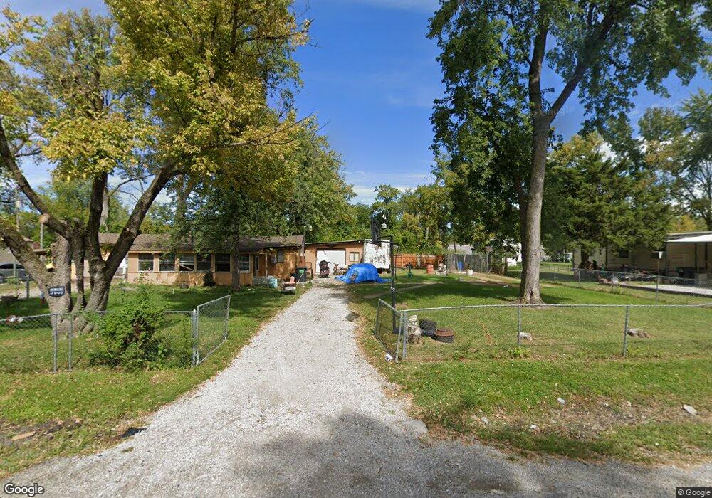 8807 Stowers Ln, Collinsville, IL 62234 - photo 1