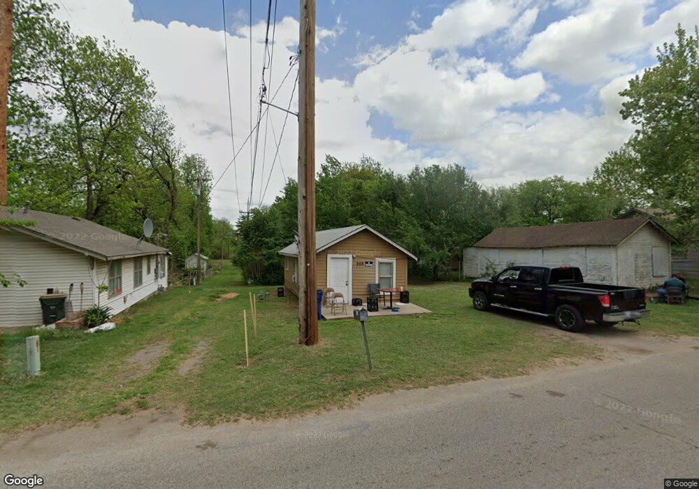 208 N 5th St, Duncan, OK 73533 - photo 1