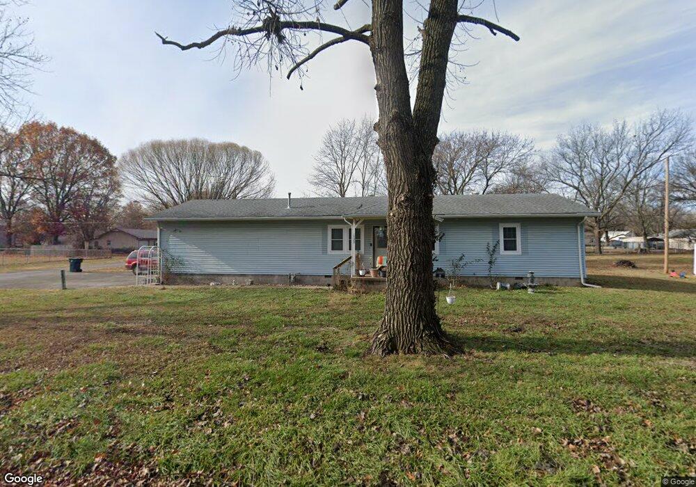 1329 S West 10th St, Parsons, KS 67357 - photo 1