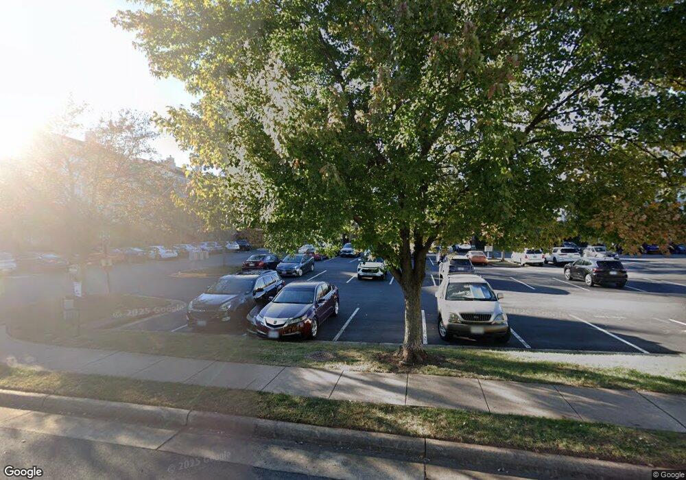 21833 Baldwin Square unit 301, Sterling, VA 20164 - photo 1