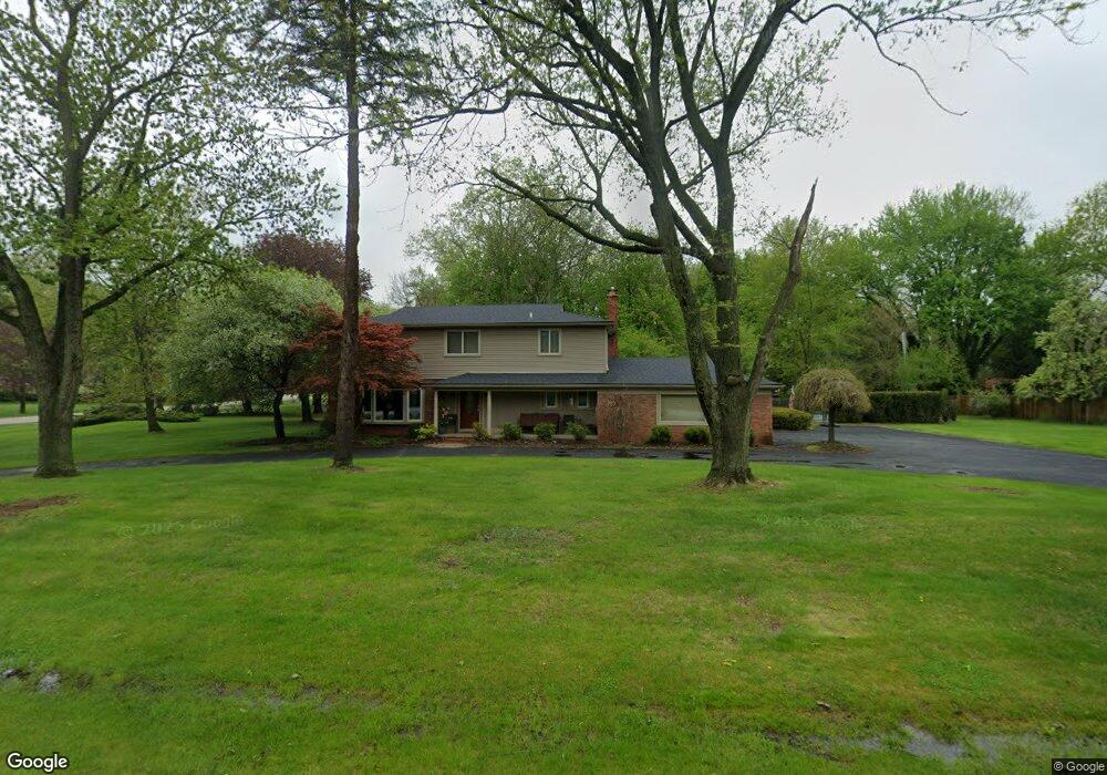 3076 Betsy Ross Dr, Bloomfield Hills, MI 48304 - photo 1