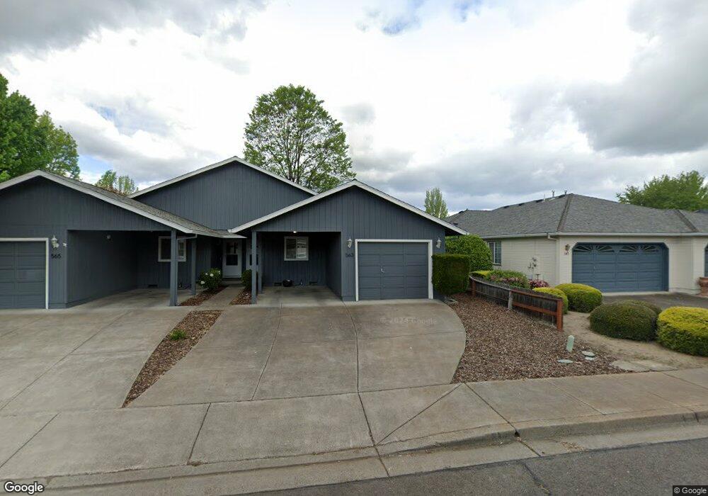 563 Primrose Dr, Central Point, OR 97502 - photo 1