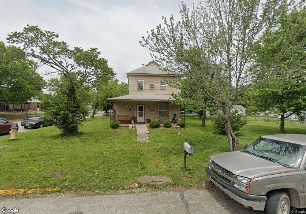 1731 Dirr Ave, Parsons, KS 67357 - photo 1