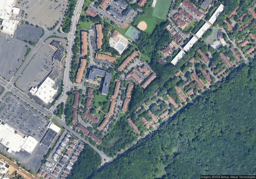 122 Windham Loop unit 461, Staten Island, NY 10314 - photo 1