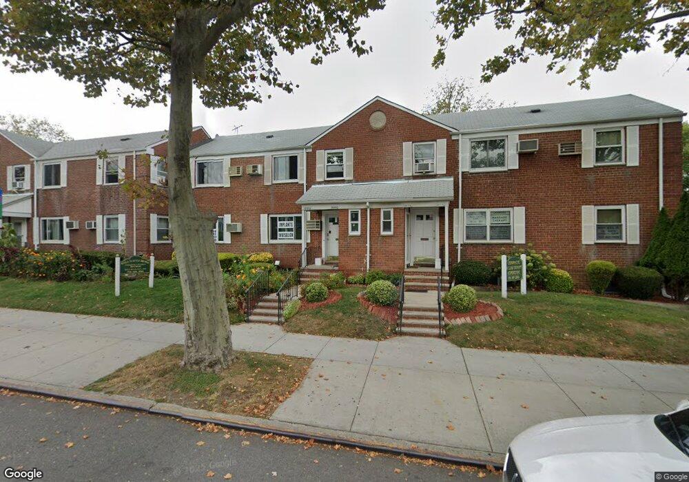 247-09 Union Turnpike unit B, Bellerose, NY 11426 - photo 1