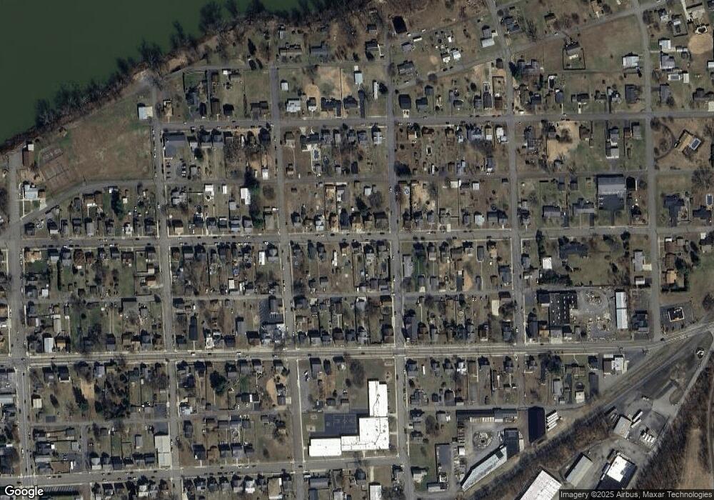 724 E 2nd St, Nescopeck, PA 18635 - photo 1