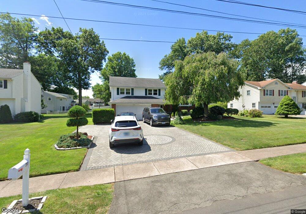 293 Pine Ln, Wethersfield, CT 06109 - photo 1