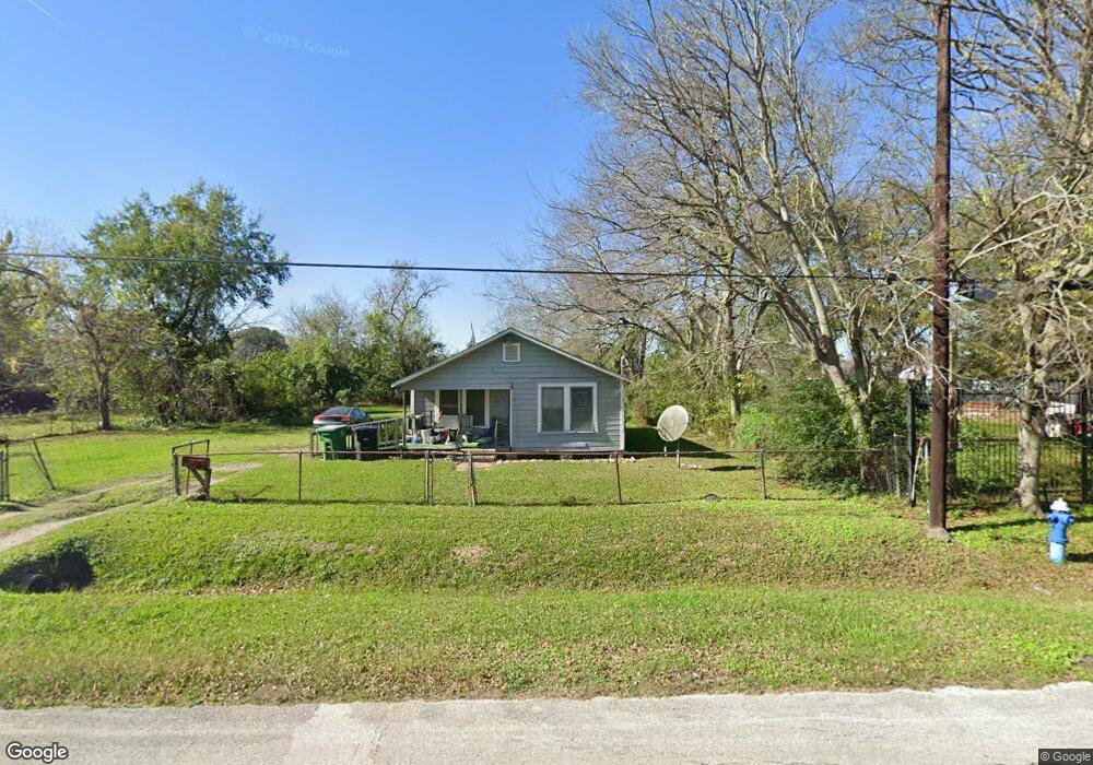 4611 Leffingwell St, Houston, TX 77026 - photo 1