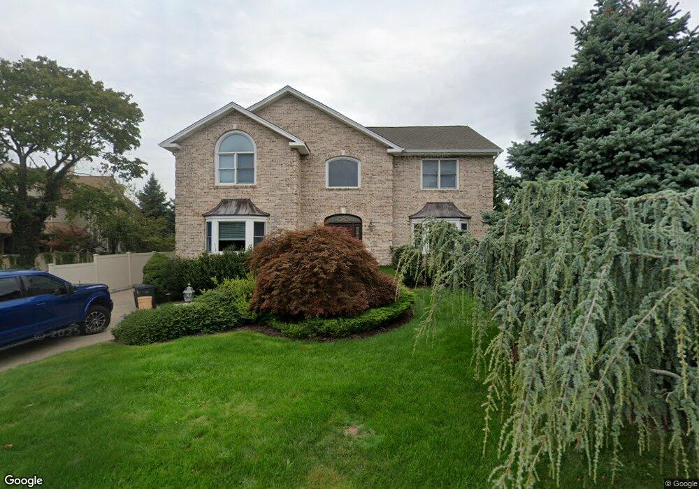 48 Marvin Ln, Islip, NY 11751 - photo 1