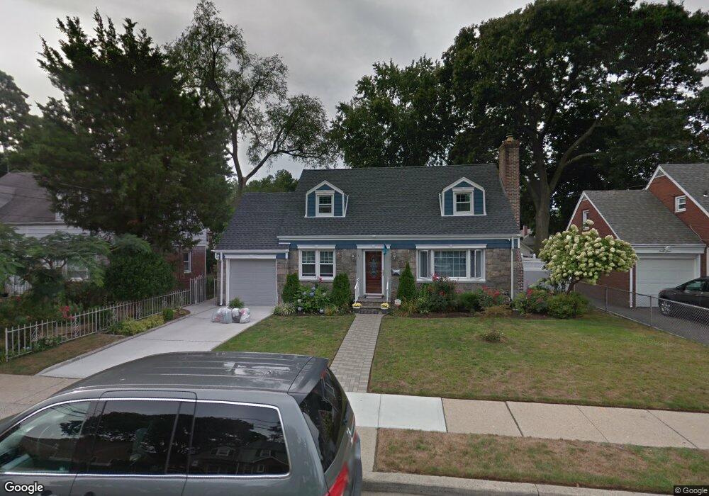 41 W Raymond Ave, Roosevelt, NY 11575 - photo 1