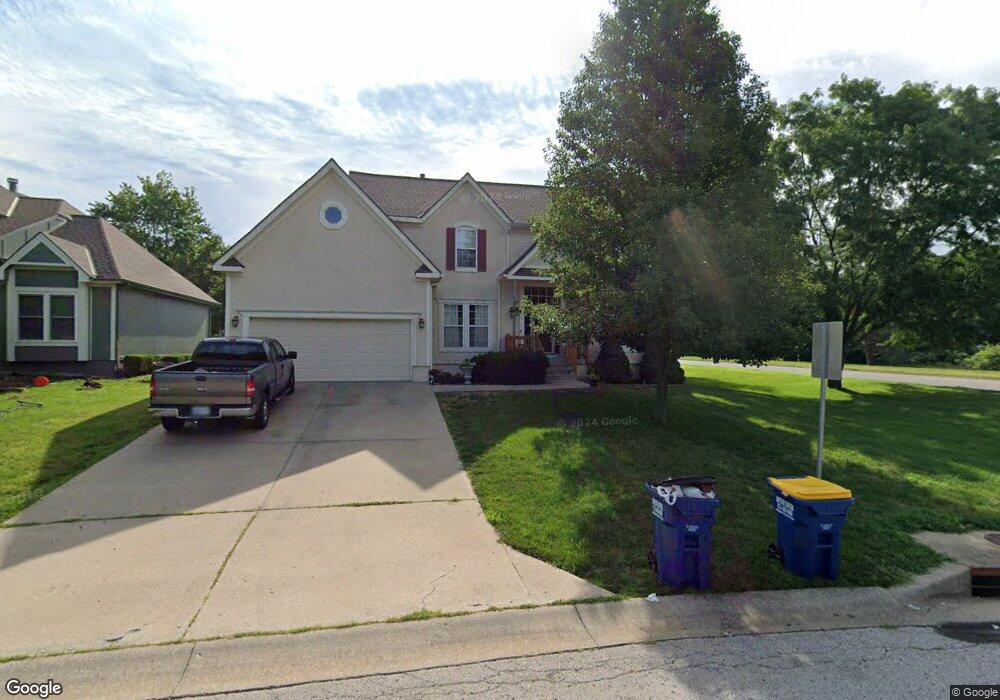 7413 Summit St, Shawnee, KS 66216 - photo 1