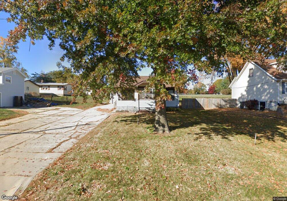 715 E 5th St S, Newton, IA 50208 - photo 1