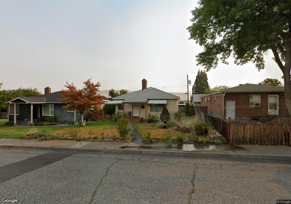 811 W 12th St, the Dalles, OR 97058 - photo 1