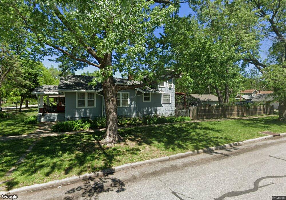 1334 SW MacVicar Ave, Topeka, KS 66604 - photo 1