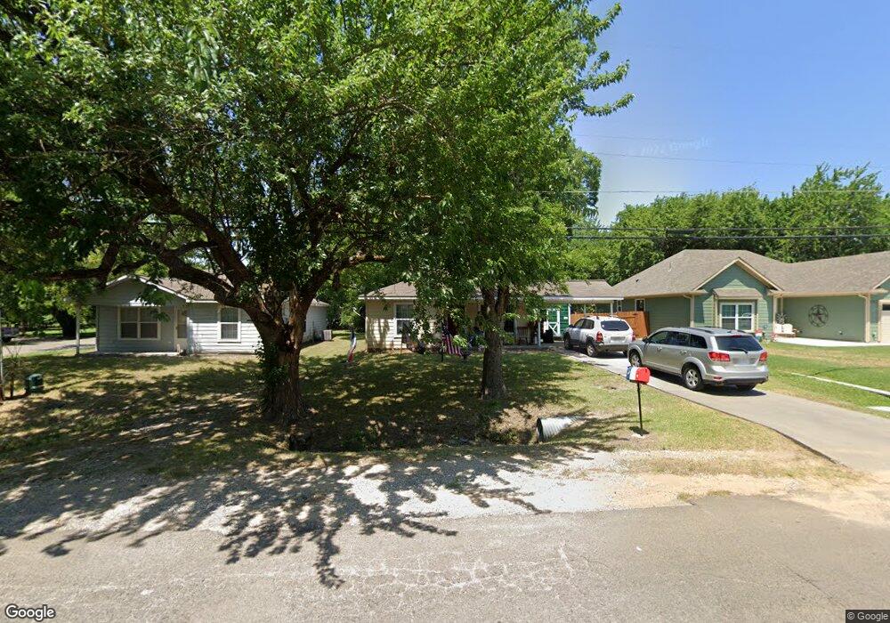 1703 Franklin Ave, Bonham, TX 75418 - photo 1