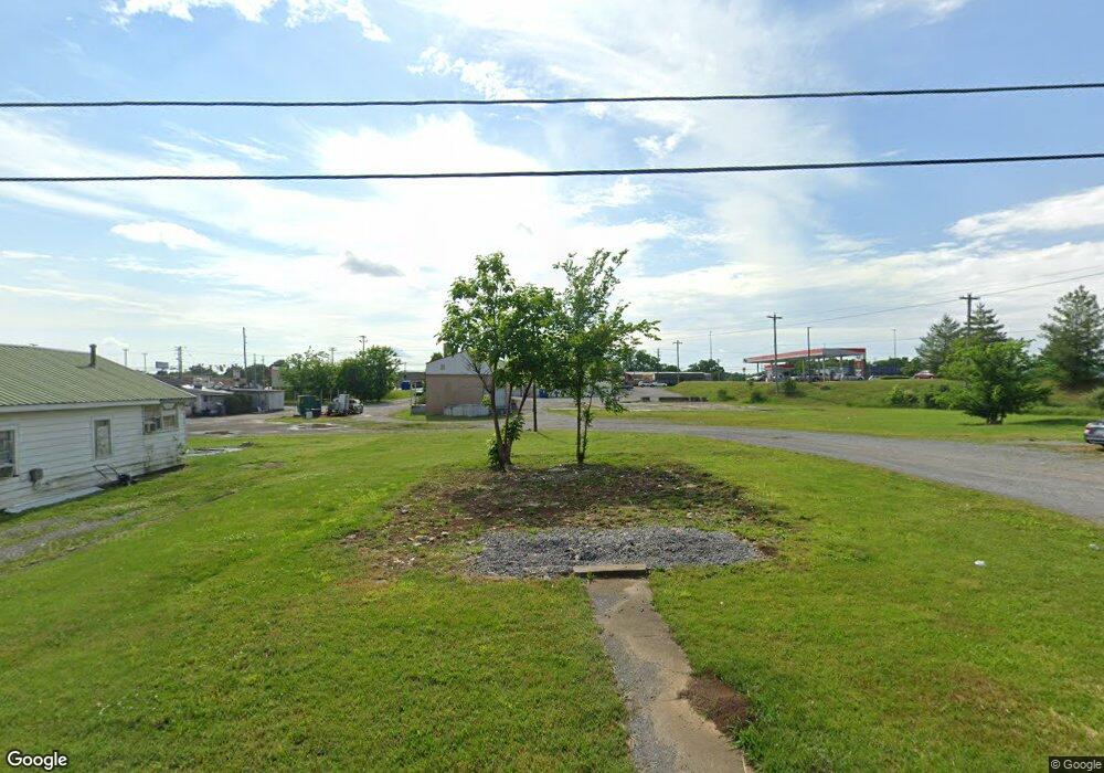 907 Castle St, Shelbyville, TN 37160 - photo 1