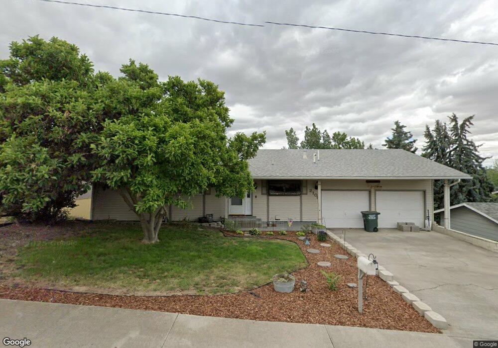 2106 SW Nye Ave, Pendleton, OR 97801 - photo 1