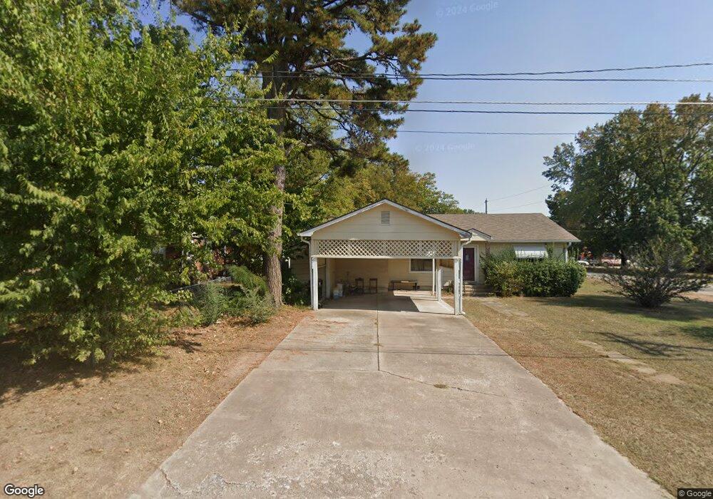 110 N Oak Ave, Tahlequah, OK 74464 - photo 1