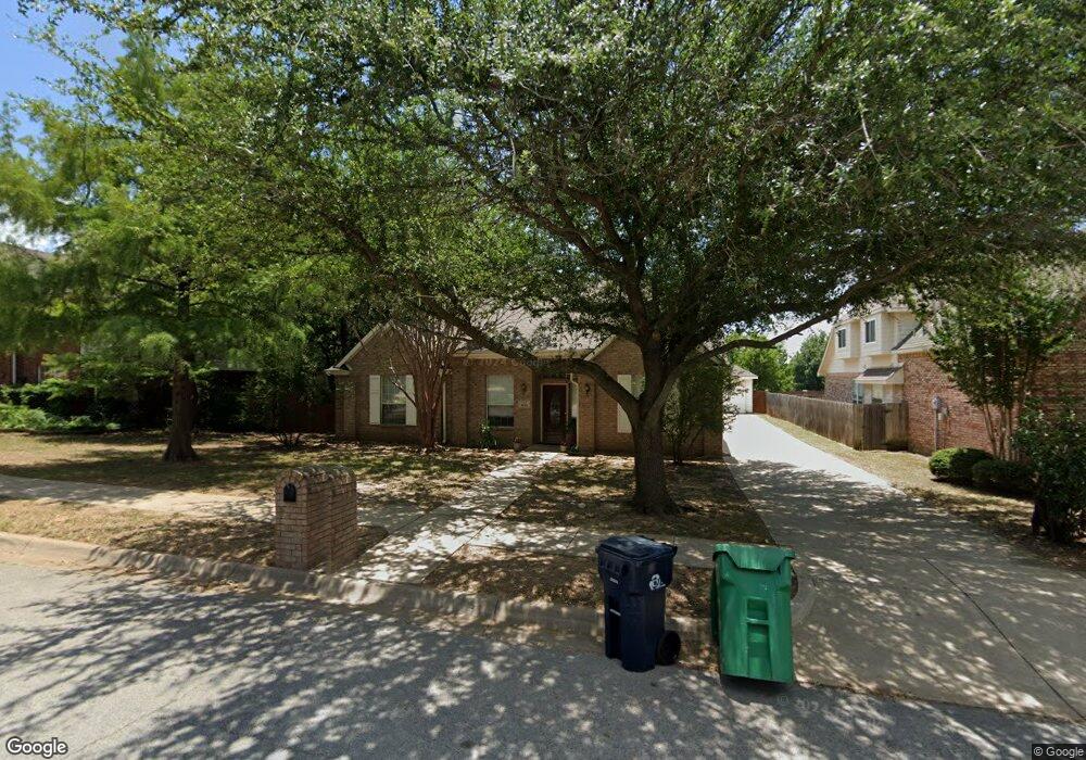 1412 Buena Vista Dr, Denton, TX 76210 - photo 1