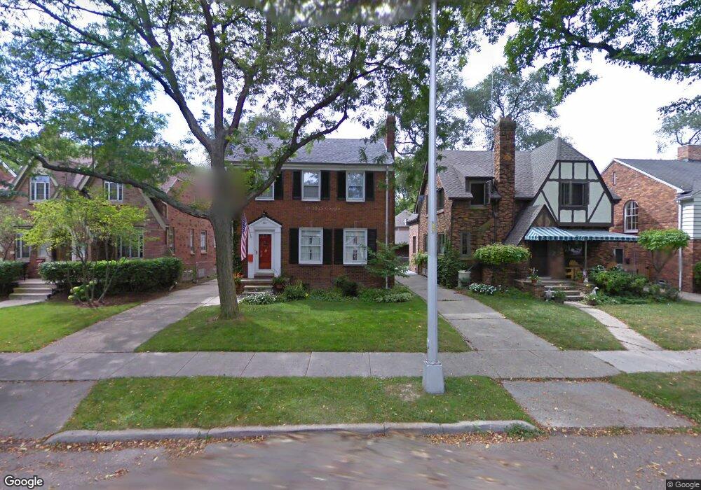 321 Mcmillan Rd, Grosse Pointe Farms, MI 48236 - photo 1