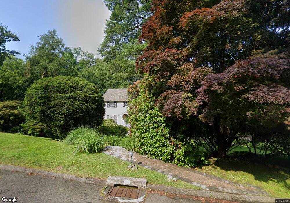 952 Red Fox Rd, Orange, CT 06477 - photo 1