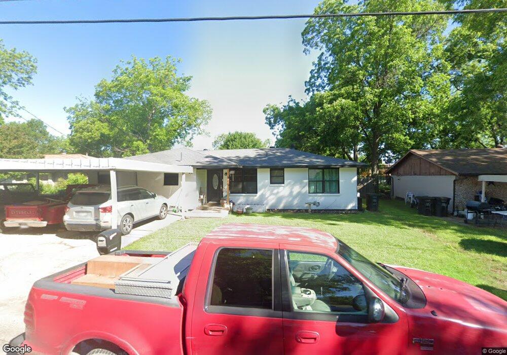 910 W Lone Star Ave, Cleburne, TX 76033 - photo 1