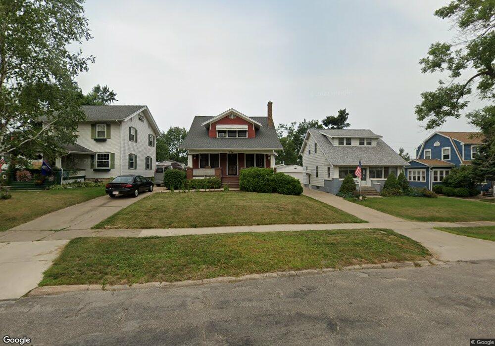 236 Johnson Ave NW, Cedar Rapids, IA 52405 - photo 1