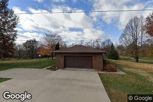 806 Cherry Ave, Sigourney, IA 52591