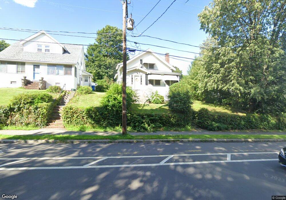 495 Riverside Dr, Lawrence, MA 01841 - photo 1