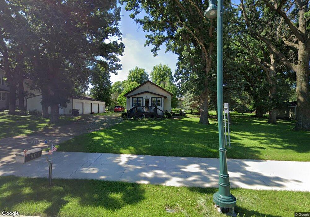 803 W 1st St, Blue Earth, MN 56013 - photo 1