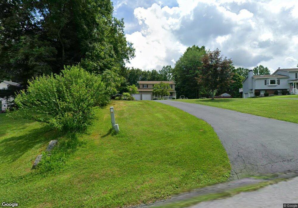 28 Mollys Way, Poughkeepsie, NY 12601 - photo 1