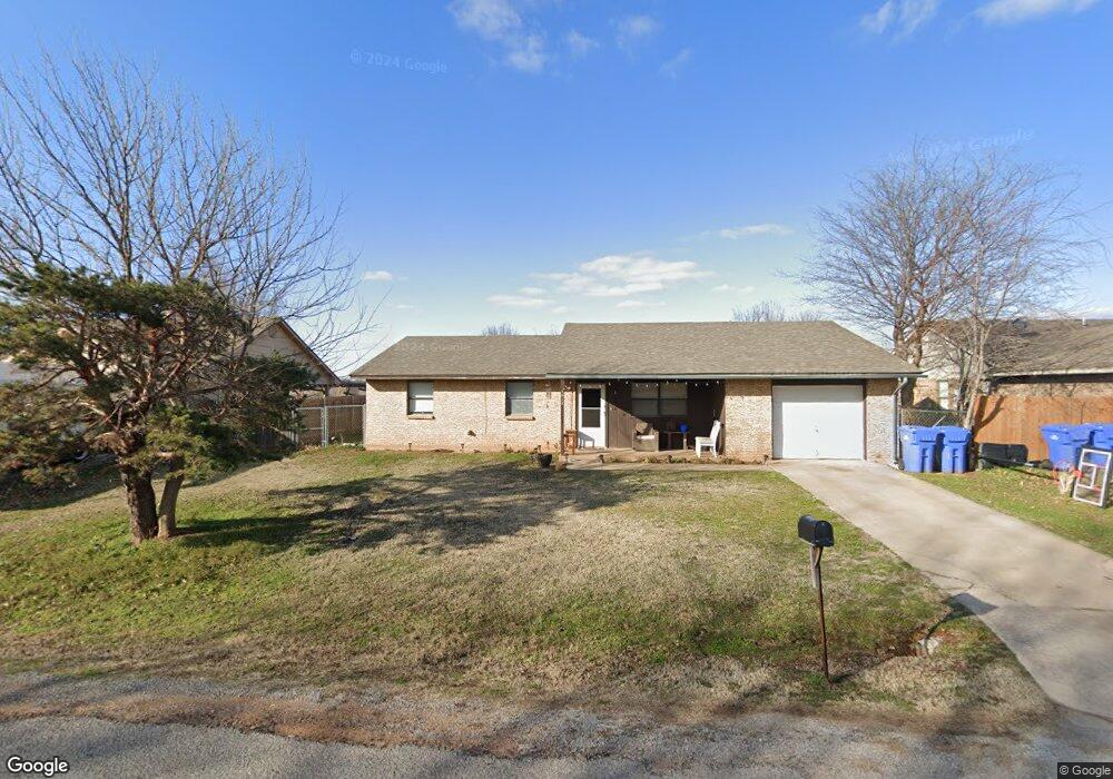 1013 W E Ave, Cache, OK 73527 - photo 1