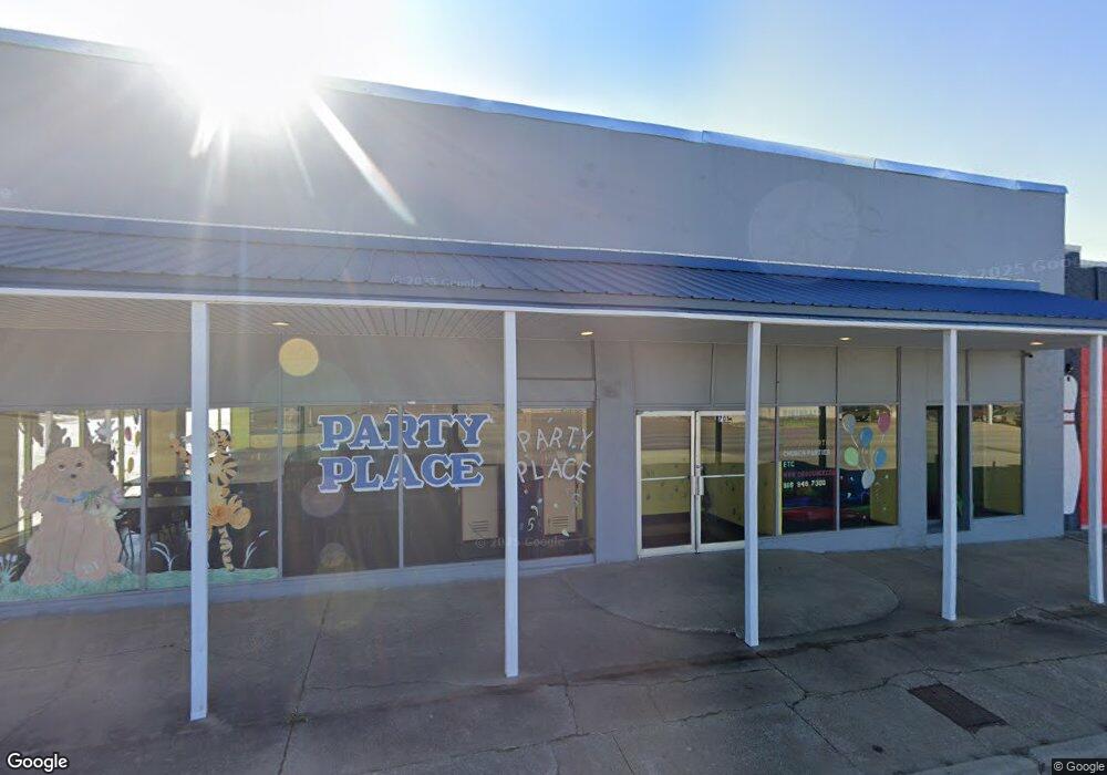 701 W Main St, Henryetta, OK 74437 - photo 1