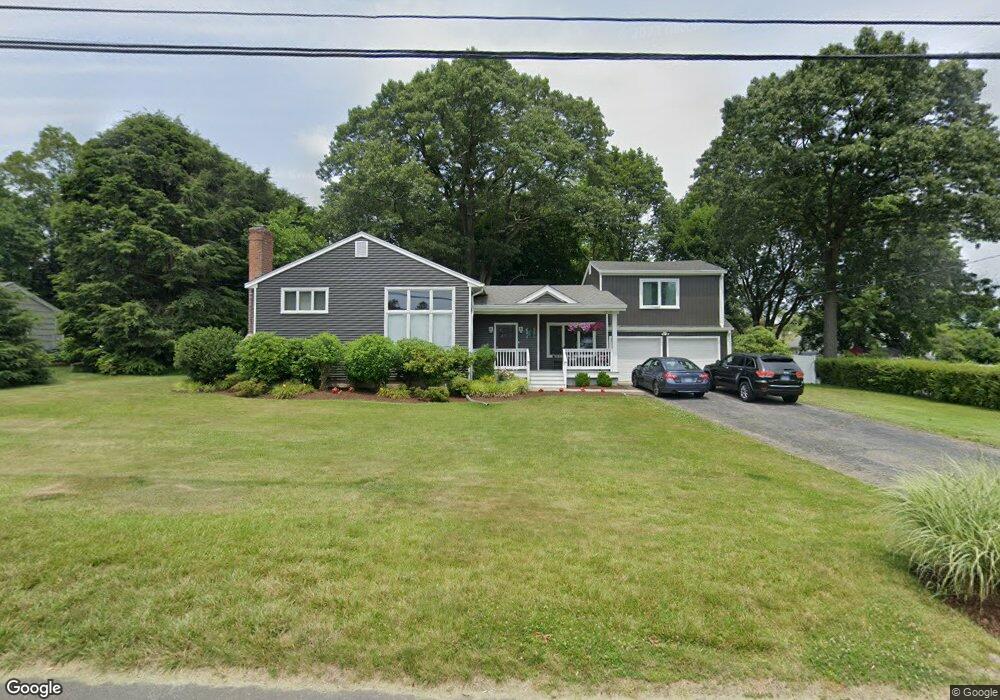 11 Esquire Rd, Norwalk, CT 06851 - photo 1