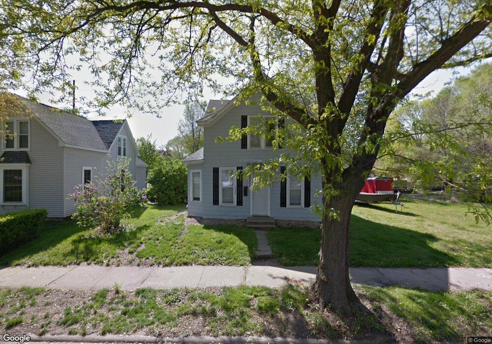 1332 6th St NW, Cedar Rapids, IA 52405 - photo 1