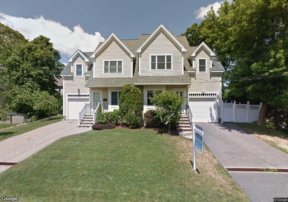 133 Carlisle St unit 133,133, Newton Center, MA 02459 - photo 1