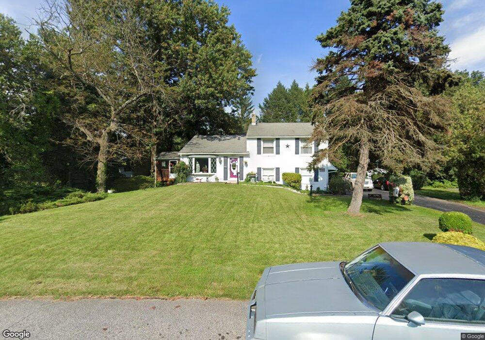 213 Canterbury Dr, Wallingford, PA 19086 - photo 1