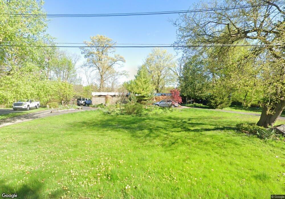 777 Robinhood Cir, Bloomfield Hills, MI 48304 - photo 1