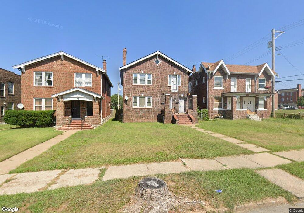 4421 Floriss Place, Saint Louis, MO 63115 - photo 1