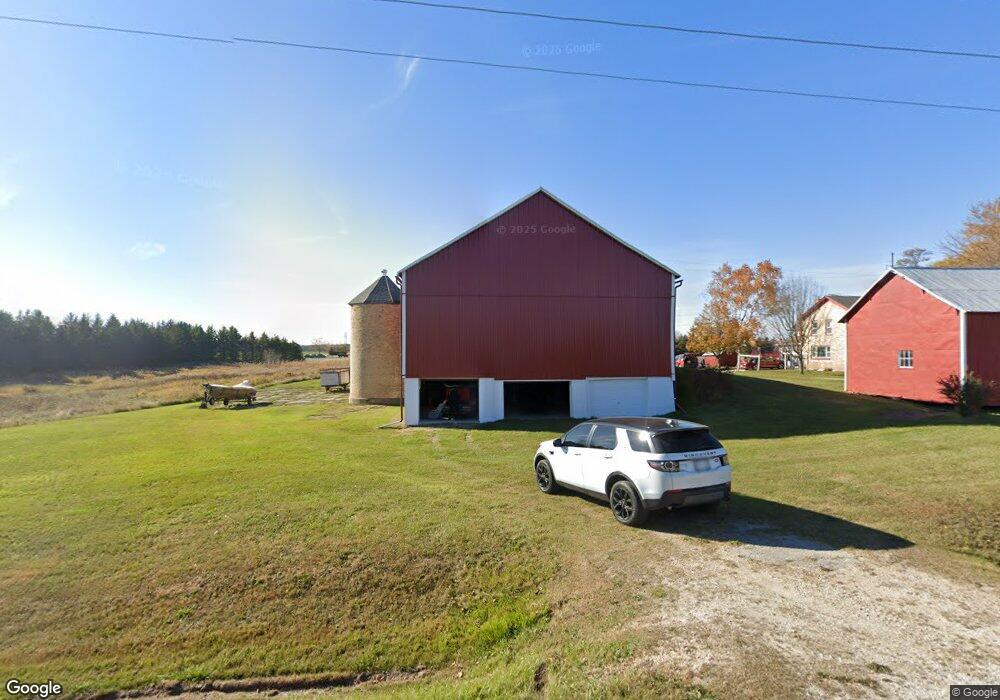 4528 Woodland Dr, Manitowoc, WI 54220 - photo 1