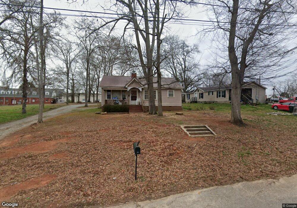 405 Hillcrest Ave, Elberton, GA 30635 - photo 1