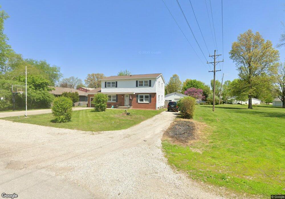 1020 Decatur St, Lincoln, IL 62656 - photo 1