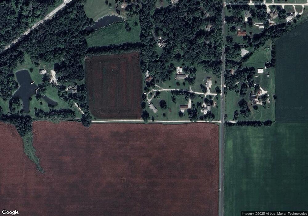 5 Mayfield Dr, Jacksonville, IL 62650 - photo 1