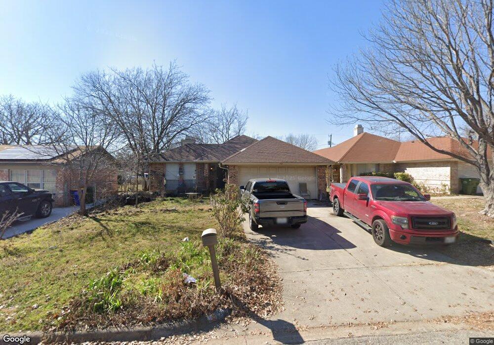 511 Hallvale Dr, Fort Worth, TX 76108 - photo 1