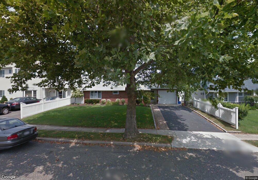 13 Mercadante Place, Glen Cove, NY 11542 - photo 1