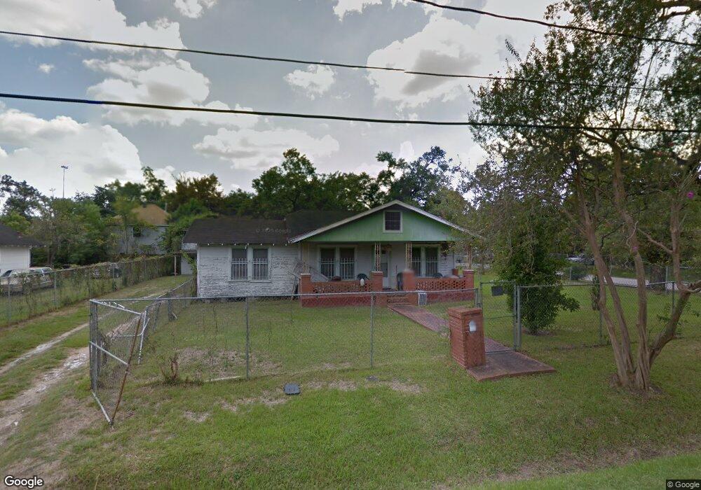 1202 Melbourne St, Houston, TX 77022 - photo 1
