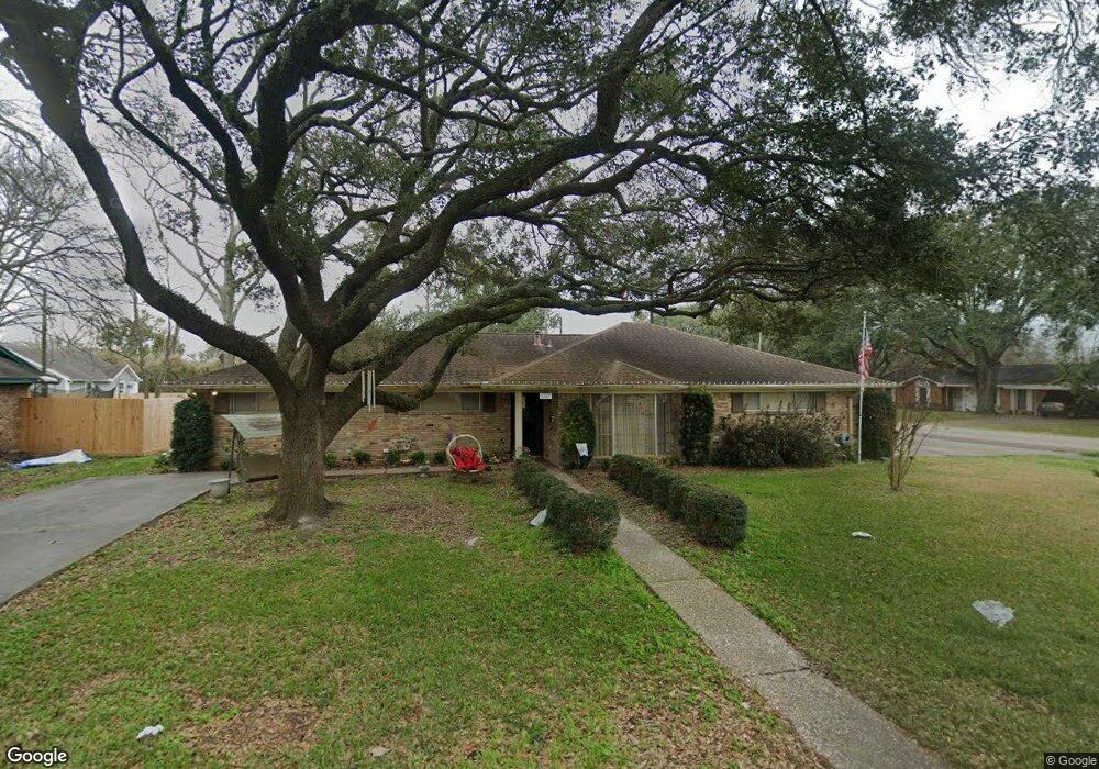 1217 Carmie St, Alvin, TX 77511 - photo 1