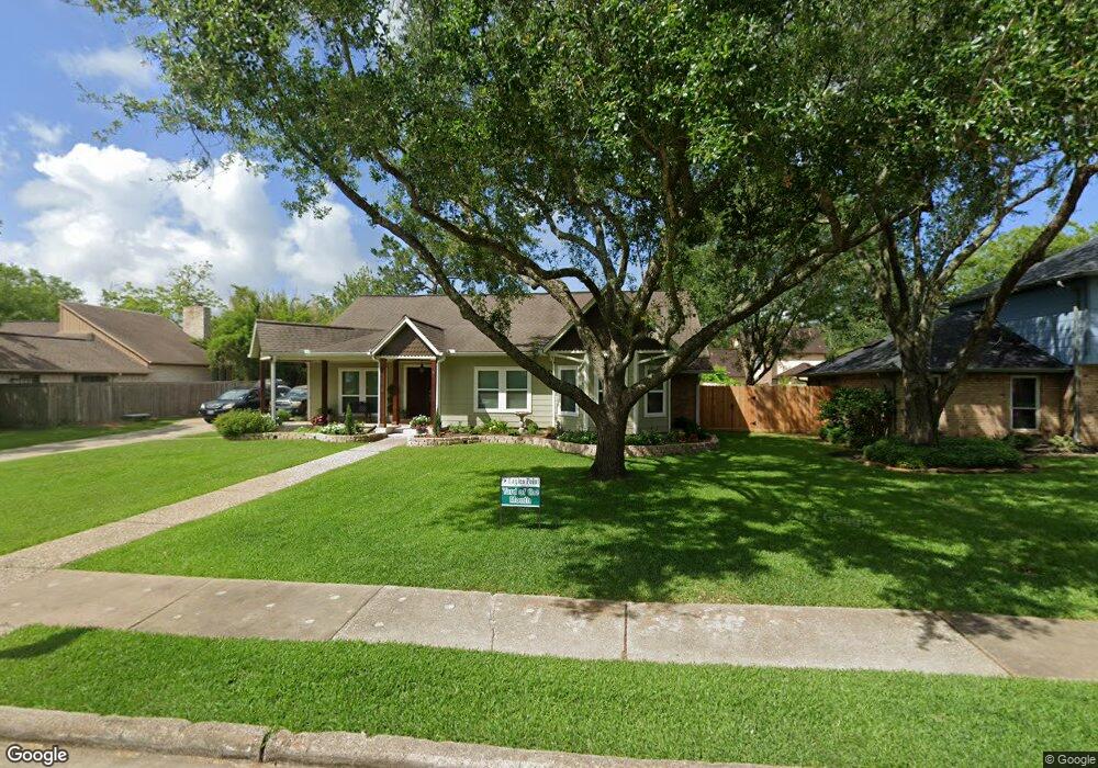 1904 Hunt Dr, Friendswood, TX 77546 - photo 1